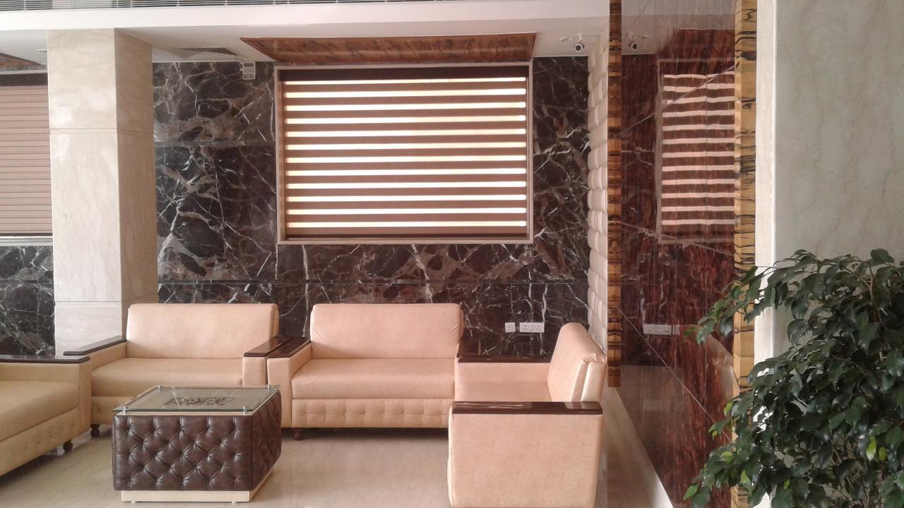 Hotel The Grand Inn Jammu Eksteriør bilde