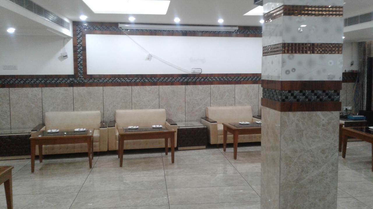 Hotel The Grand Inn Jammu Eksteriør bilde